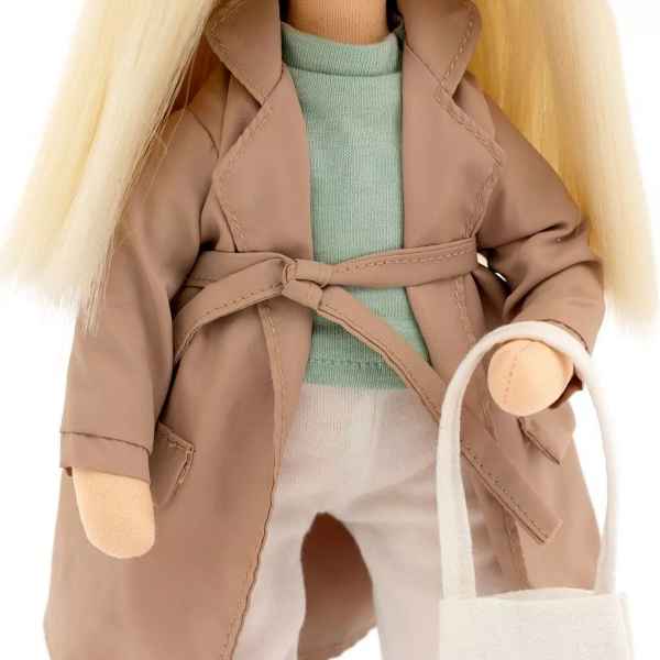Handgefertigte Puppe "MIA in einem beigen Trenchcoat" 32 cm - myshop-ffm