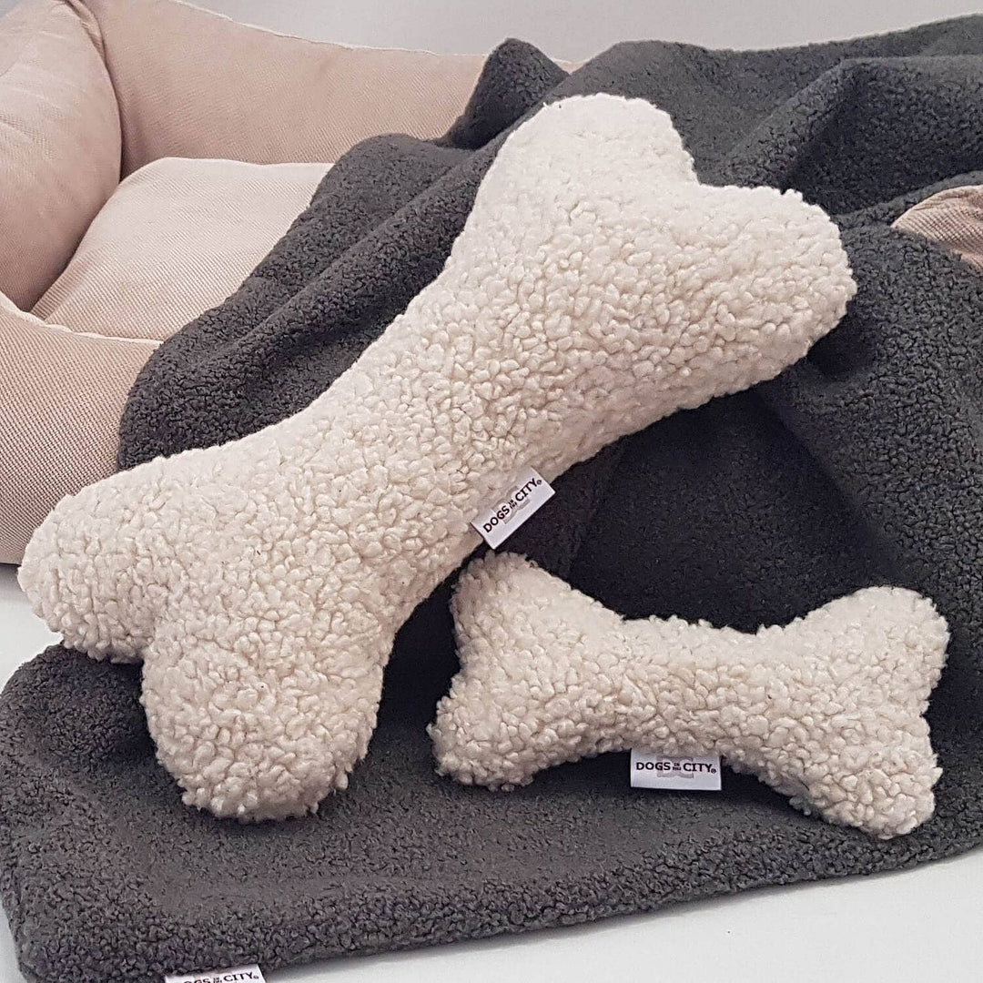 DOGS in the CITY Plüschknochen Paddy Creme | 2 Größen