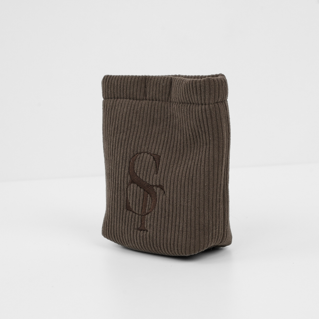 Staey - Elma Leckerli-Tasche mit Kotbeutelhalter | Dunkle Eiche