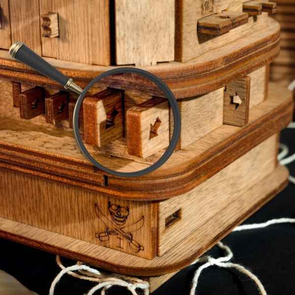 iDVENTURE Cluebox - Escape Room in der Box "Davy Jones Locker" Rätselbox