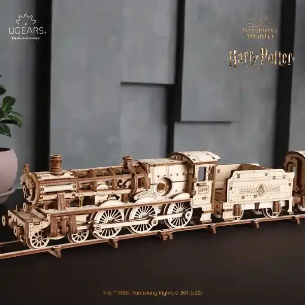 UGEARS Hogwarts Express™ | Harry Potter mit magischen Funktionen