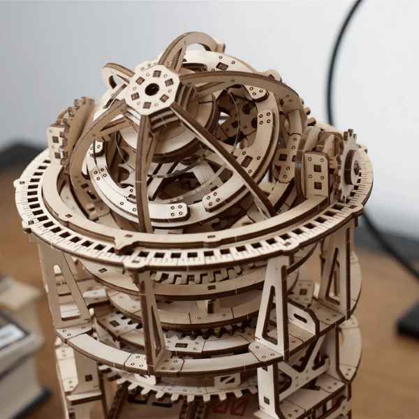 UGEARS Tourbillon-Tischuhr Sternengucker 338 Teile